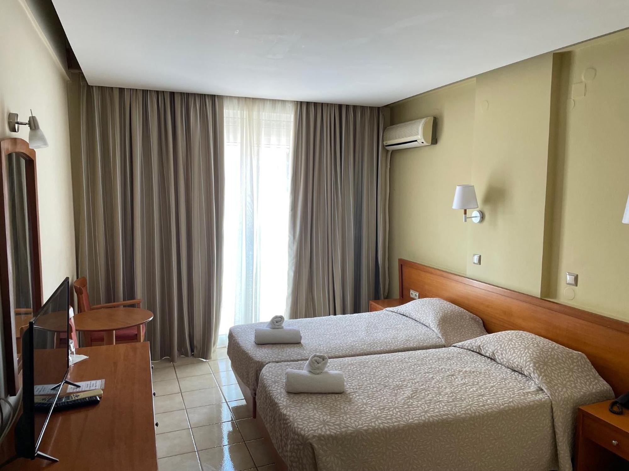 Neda Hotel 올림피아 외부 사진